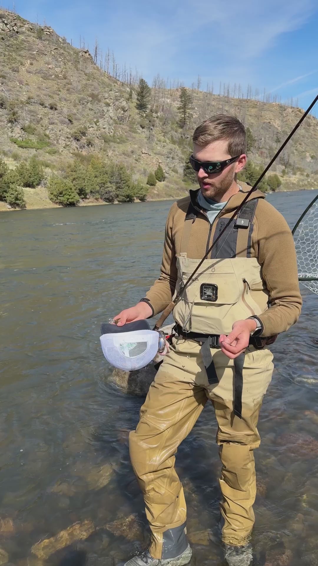 installing the mag grab mini on a hat
